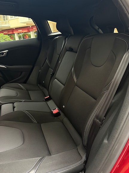 Volvo V40 15 of 24