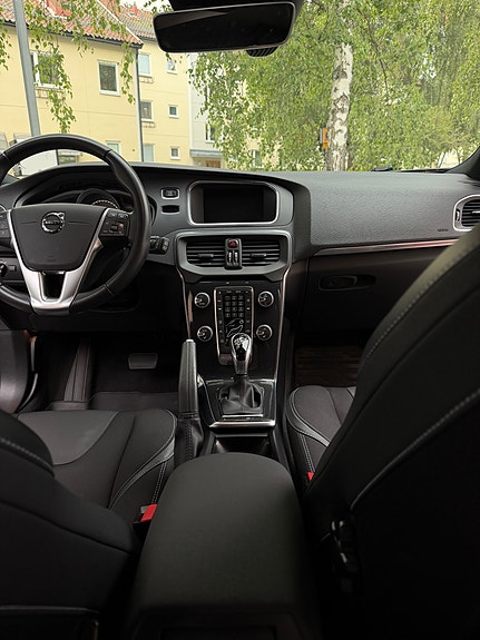 Volvo V40 11 of 24