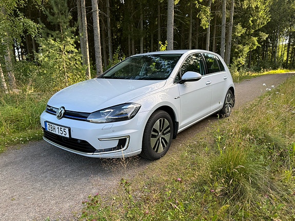 Volkswagen Golf VII 2 of 5