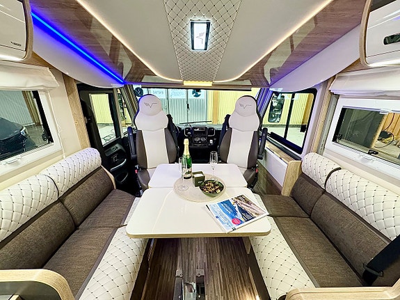 Mobilvetta K-YACHT KEA I 90 Automat Face-To-Face Solpanel Inverter Drag 4-bädd 10 of 30