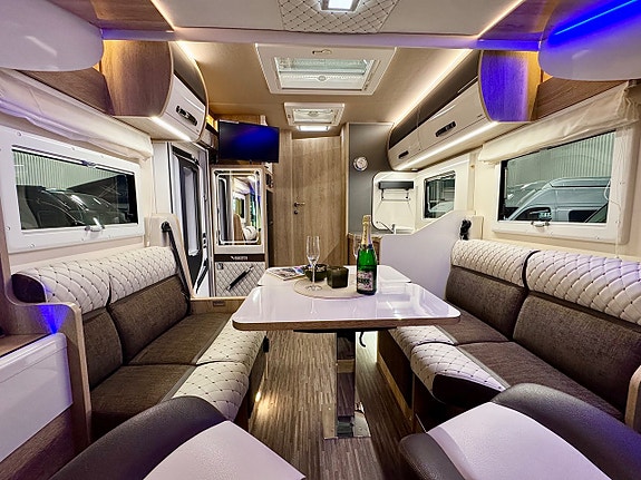 Mobilvetta K-YACHT KEA I 90 Automat Face-To-Face Solpanel Inverter Drag 4-bädd 14 of 30
