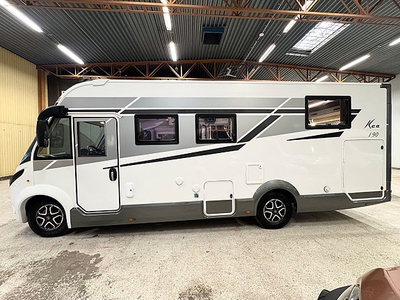 Mobilvetta K-YACHT KEA I 90 Automat Face-To-Face Solpanel Inverter Drag 4-bädd 4 of 30