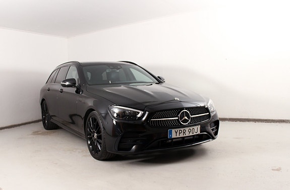 Mercedes-Benz E450 2 of 5