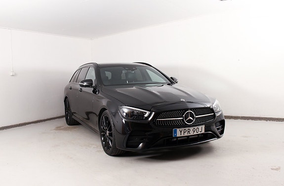 Mercedes-Benz E450 3 of 5
