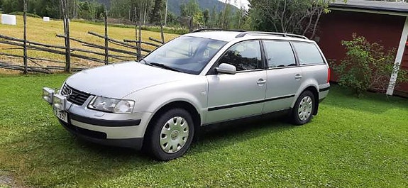 Volkswagen Passat 3 of 3