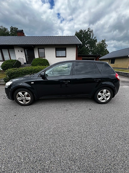 Kia Ceed 3 of 5