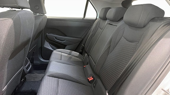 Volkswagen T-Roc 11 of 12