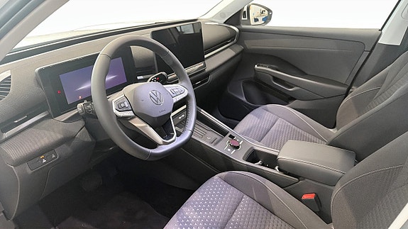 Volkswagen T-Roc 7 of 12