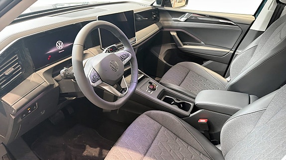 Volkswagen Tiguan 7 of 12