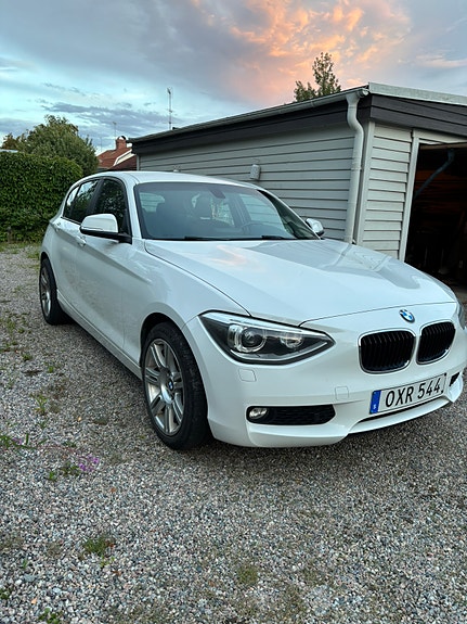 BMW 116d 2 of 12