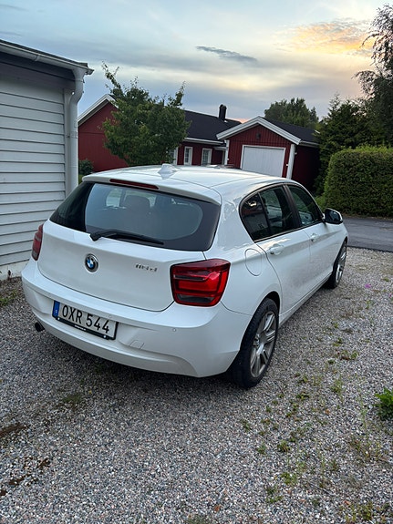 BMW 116d 4 of 12