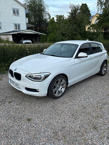 BMW 116d 3 of 12