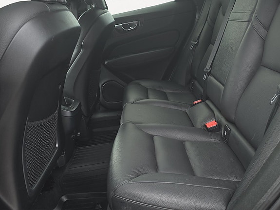 Volvo XC60 16 of 22