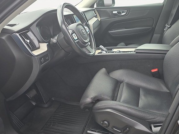 Volvo XC60 10 of 22