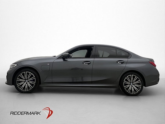 BMW 330e 4 of 5