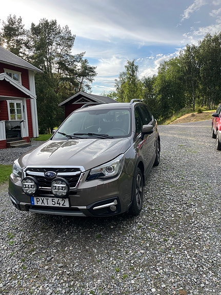 Subaru Forester 2 of 5