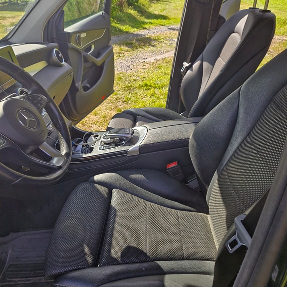 Mercedes-Benz GLC220 d 3 of 5