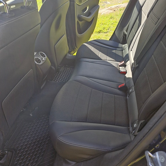 Mercedes-Benz GLC220 d 4 of 5