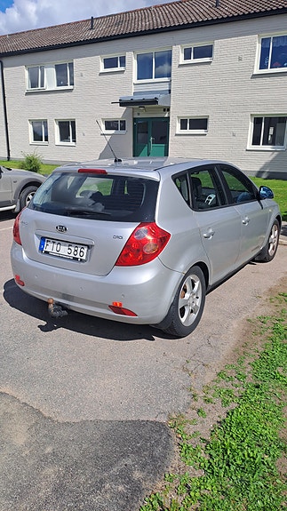 Kia Ceed 3 of 5