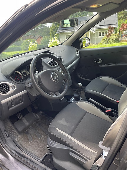 Renault Clio 2 of 5