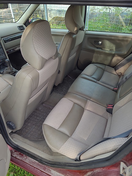 Volvo V70 5 of 5
