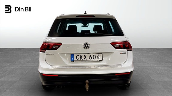 Volkswagen Tiguan 5 of 5