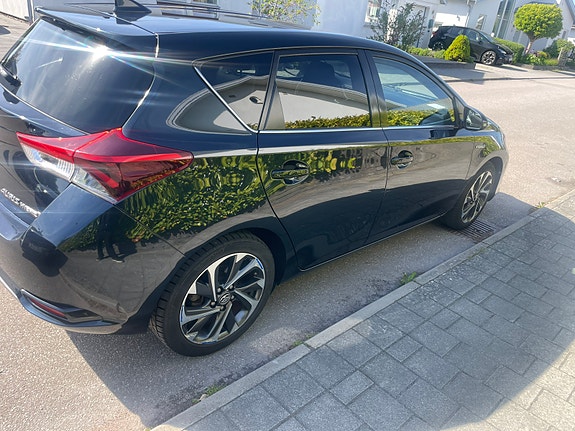 Toyota Auris 3 of 5