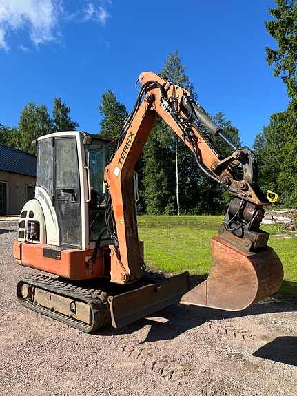 Terex TC29 2 of 5
