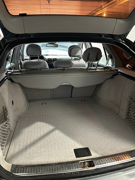 Mercedes-Benz C180 5 of 8