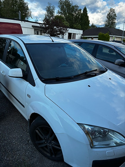 Ford Focus 3 of 5