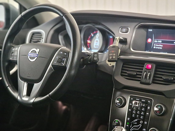Volvo V40 13 of 21