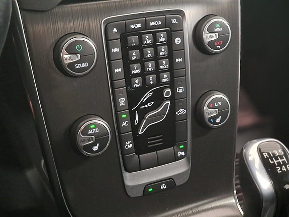 Volvo V40 15 of 21