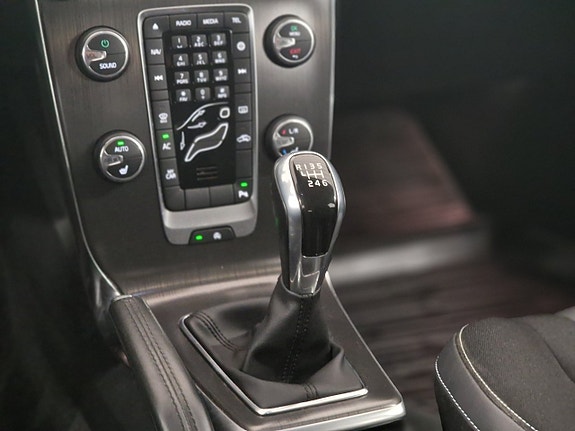 Volvo V40 14 of 21