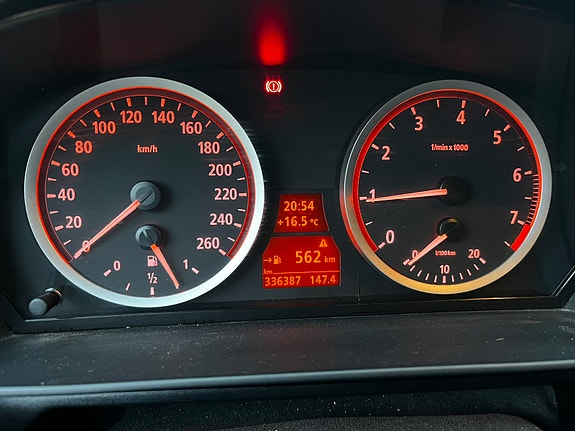 BMW 525i 8 of 9