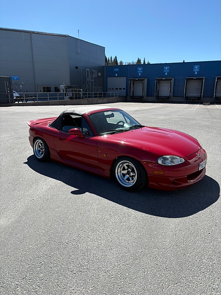 Mazda MX-5 3 of 5