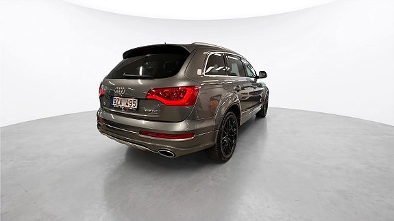Audi Q7 3 of 5