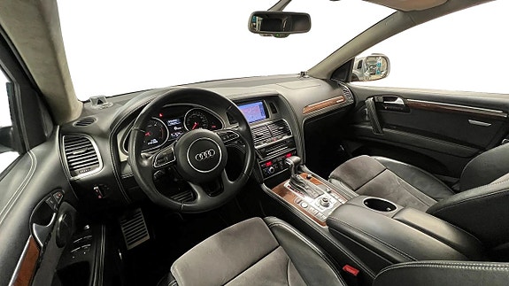 Audi Q7 8 of 27
