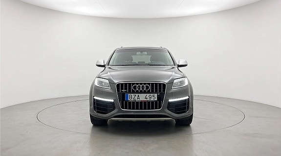 Audi Q7 2 of 5