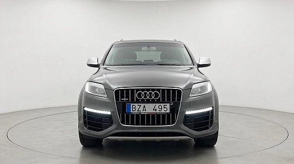 Audi Q7 2 of 29