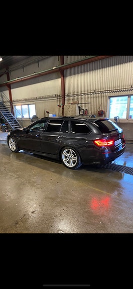 BMW 525d 2 of 5