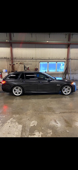 BMW 525d 4 of 5