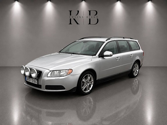 Volvo V70 3 of 5