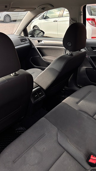 Volkswagen Golf VII 7 of 8