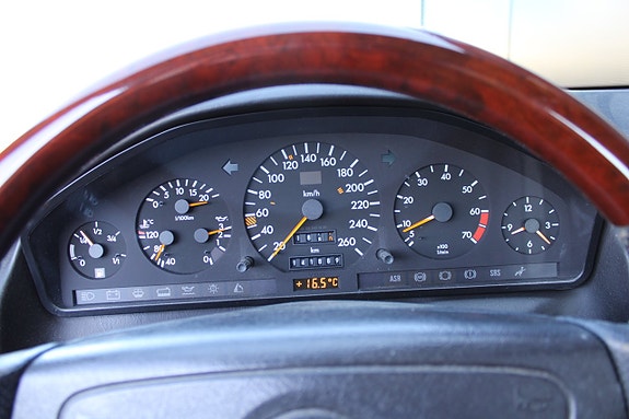 Mercedes-Benz 500 SL 10 of 14