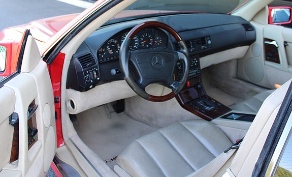 Mercedes-Benz 500 SL 7 of 14