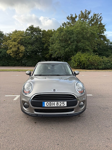 MINI One 4 of 5