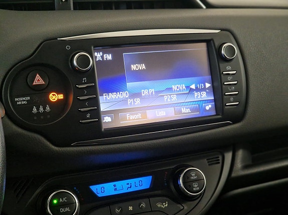 Toyota Yaris 14 of 18