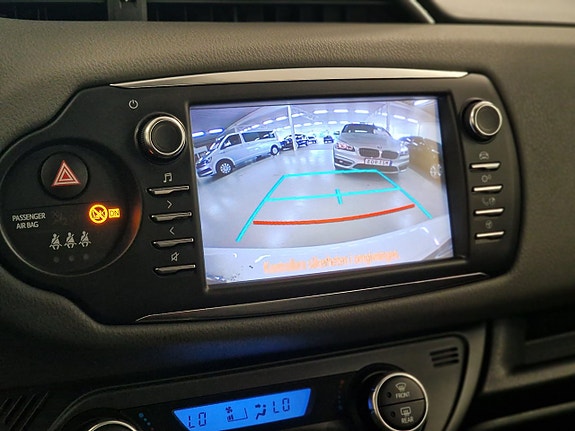 Toyota Yaris 16 of 18