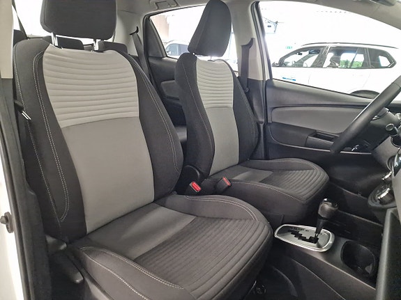 Toyota Yaris 17 of 18