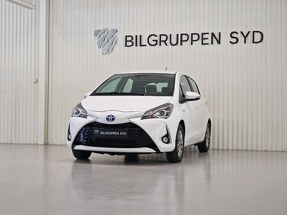 Toyota Yaris 3 of 5